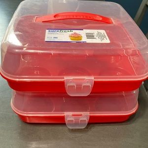 Cupcake container with lid